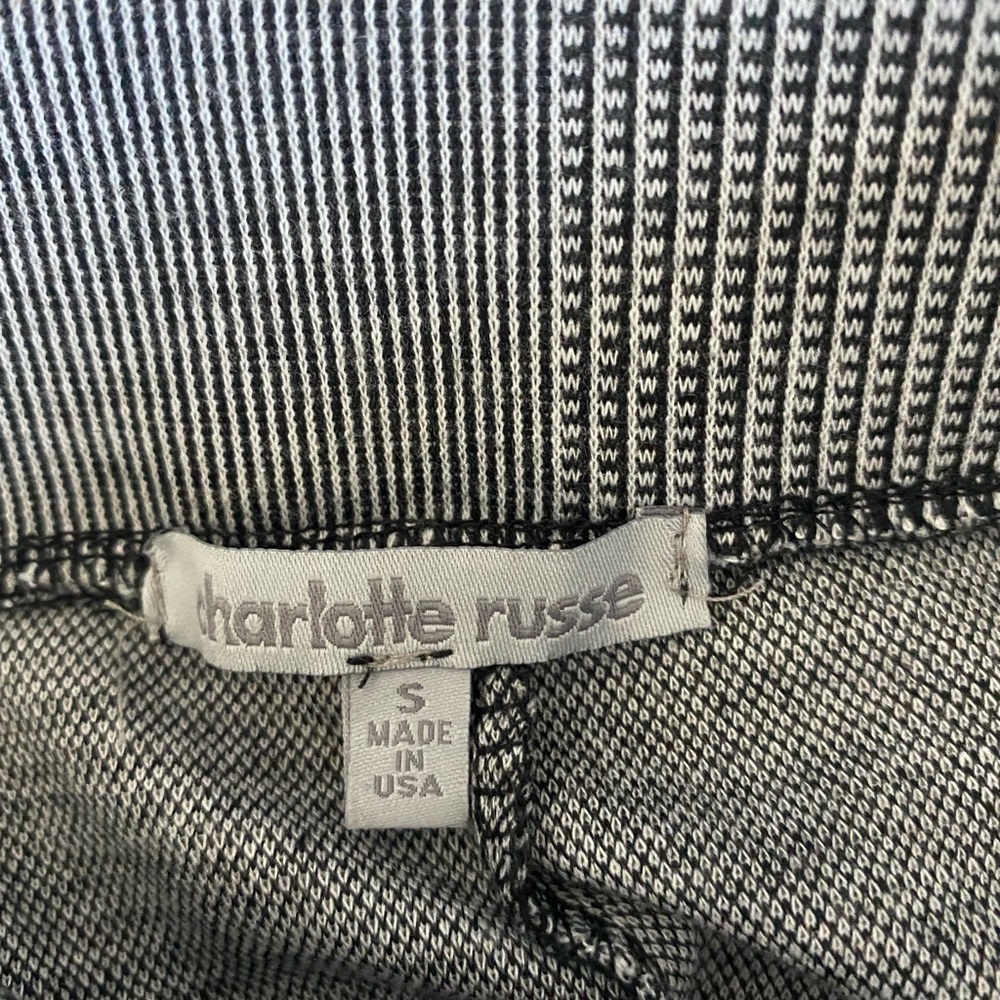 Nice casual leggings. Never worn!